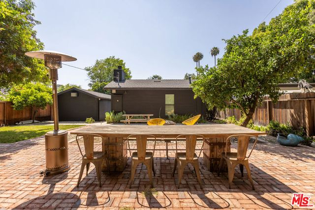5850 Vesper Avenue, Van Nuys, CA 91411