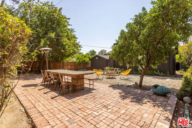 5850 Vesper Avenue, Van Nuys, CA 91411