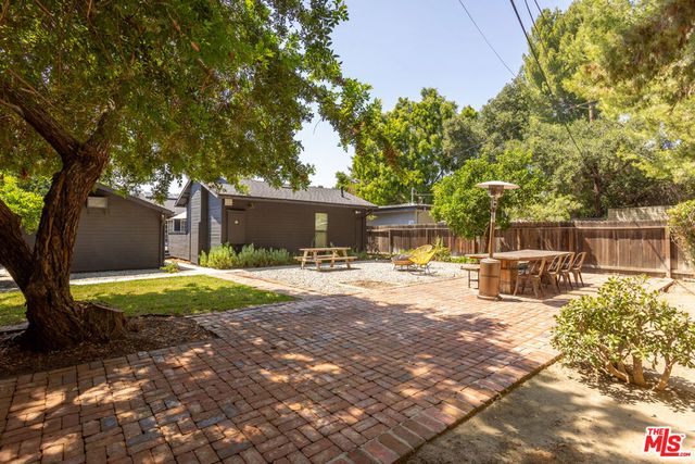 5850 Vesper Avenue, Van Nuys, CA 91411