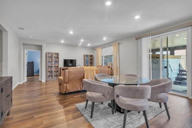 1519 S Minories Dr, Olivehurst, CA 95961