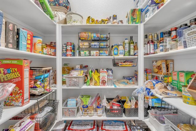 1519 S Minories Dr, Olivehurst, CA 95961