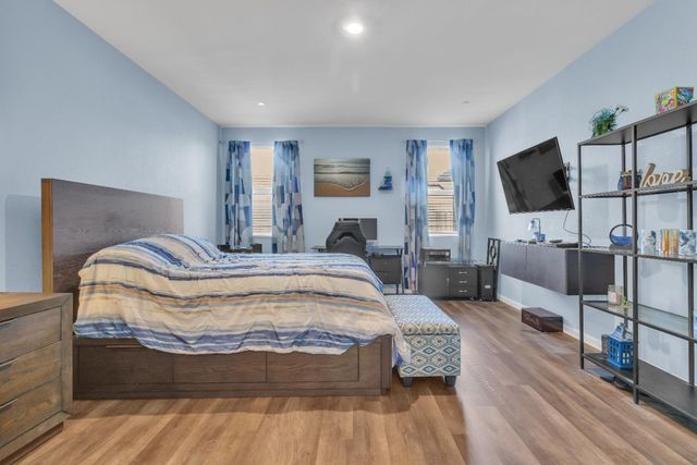 1519 S Minories Dr, Olivehurst, CA 95961