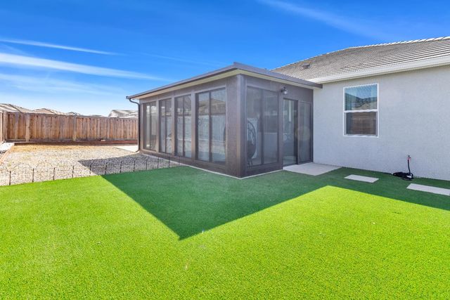 1519 S Minories Dr, Olivehurst, CA 95961