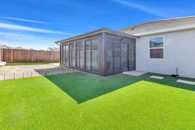 1519 S Minories Dr, Olivehurst, CA 95961