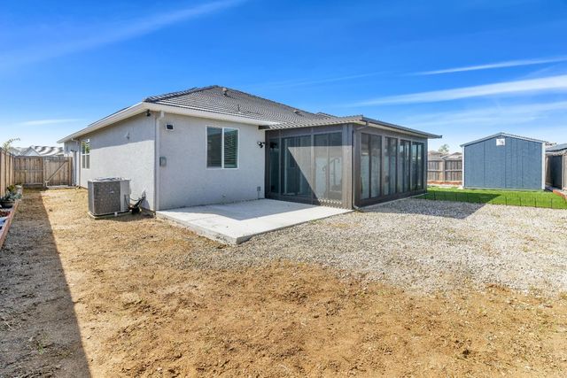 1519 S Minories Dr, Olivehurst, CA 95961