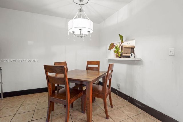 5121 W Oakland Park Blvd 109, Lauderdale Lakes, FL 33313