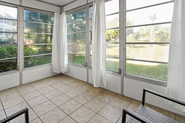 5121 W Oakland Park Blvd 109, Lauderdale Lakes, FL 33313