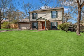 128 Royal Oaks Street, Huntsville, TX 77320