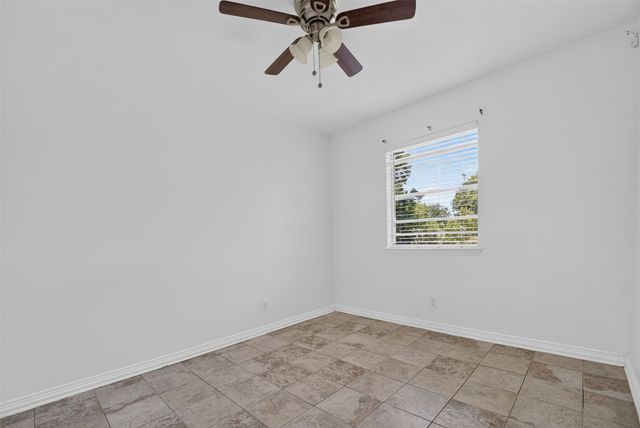 909 Rosewood Hills Drive, Garland, TX 75040