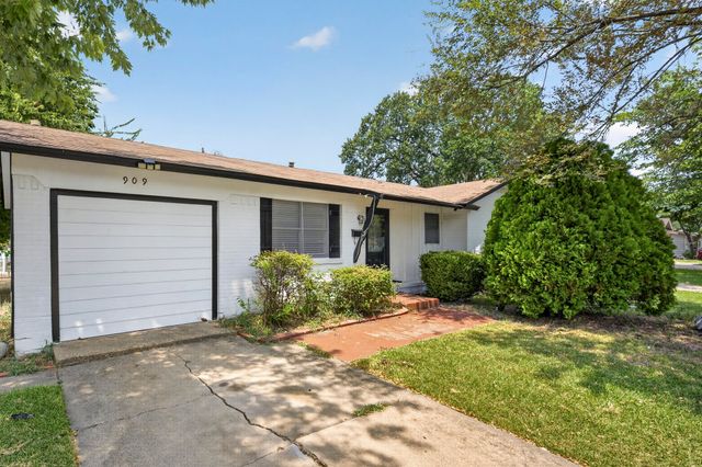 909 Rosewood Hills Drive, Garland, TX 75040