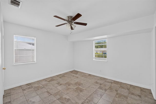909 Rosewood Hills Drive, Garland, TX 75040