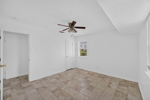 909 Rosewood Hills Drive, Garland, TX 75040