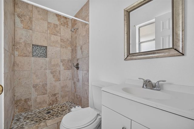 909 Rosewood Hills Drive, Garland, TX 75040
