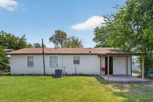 909 Rosewood Hills Drive, Garland, TX 75040