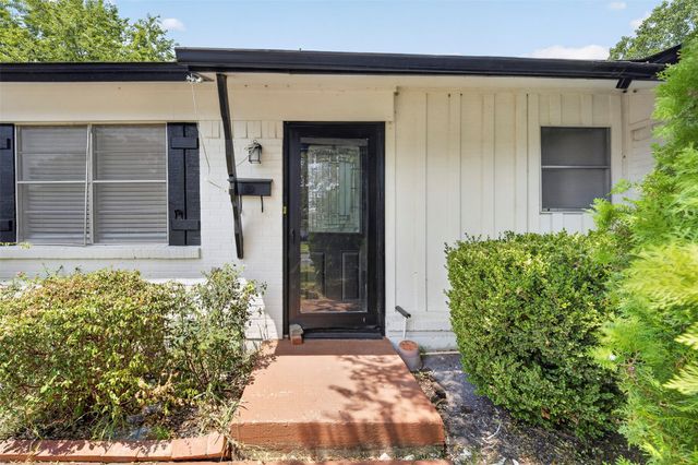 909 Rosewood Hills Drive, Garland, TX 75040