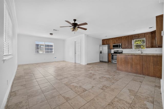 909 Rosewood Hills Drive, Garland, TX 75040