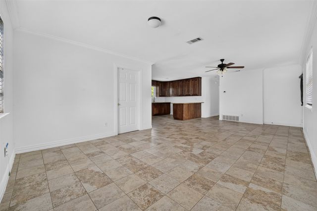 909 Rosewood Hills Drive, Garland, TX 75040