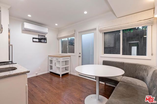 609 N Doheny Drive D, Beverly Hills, CA 90210