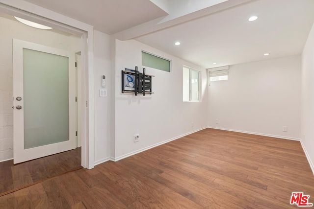 609 N Doheny Drive D, Beverly Hills, CA 90210