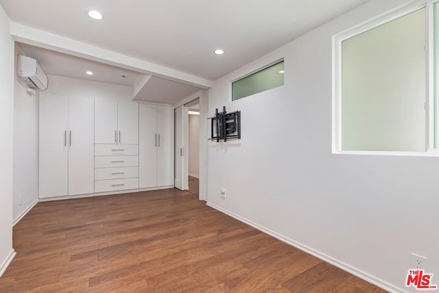 609 N Doheny Drive D, Beverly Hills, CA 90210