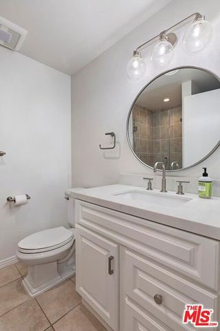 609 N Doheny Drive D, Beverly Hills, CA 90210