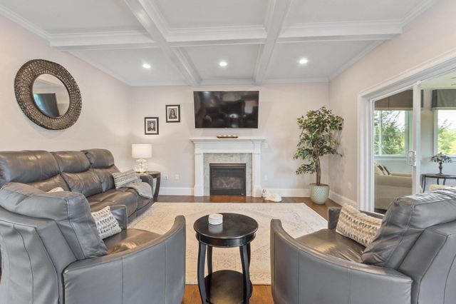 616 Prospect St, Leominster, MA 01453