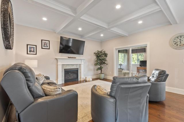 616 Prospect St, Leominster, MA 01453