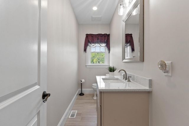 616 Prospect St, Leominster, MA 01453