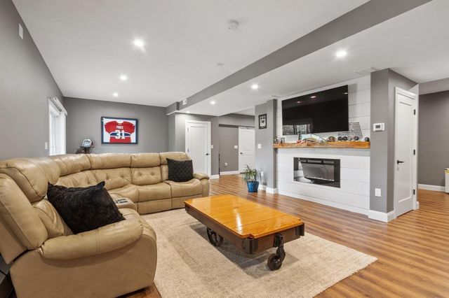 616 Prospect St, Leominster, MA 01453