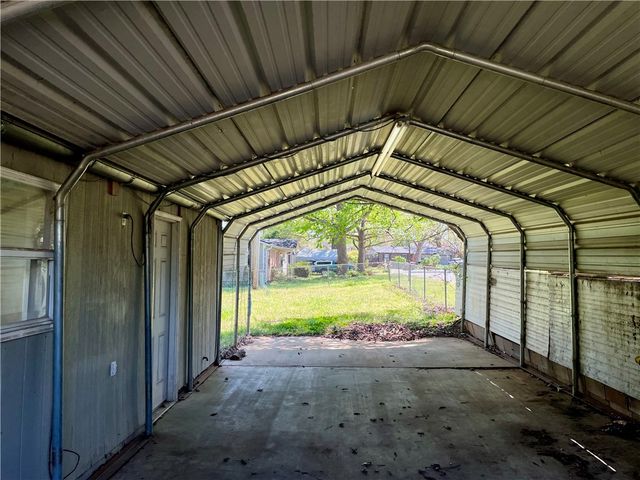 2209 Sycamore Place, Springdale, AR 72762