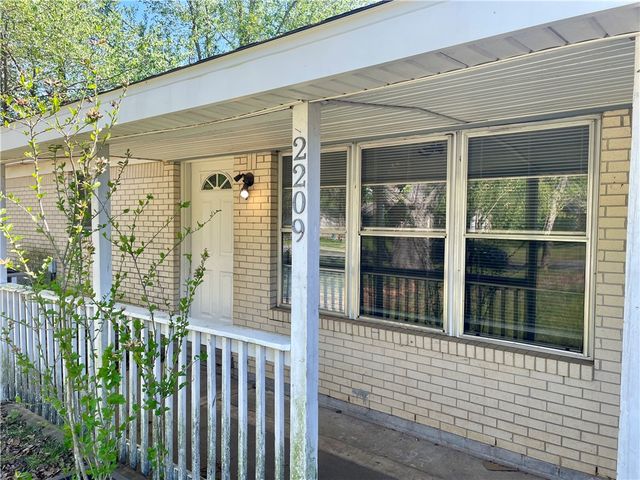2209 Sycamore Place, Springdale, AR 72762