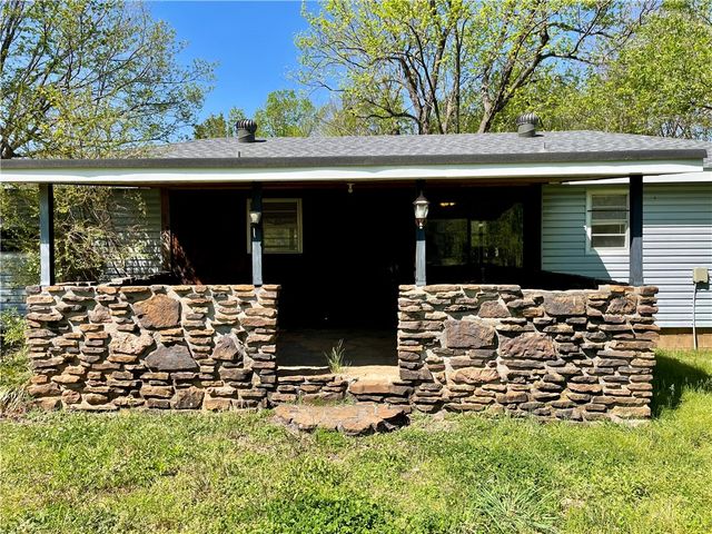 2209 Sycamore Place, Springdale, AR 72762