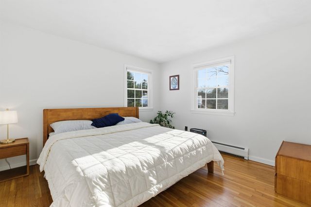 9 Lancelot Drive, Hooksett, NH 03106