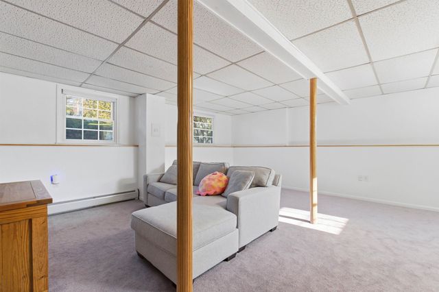 9 Lancelot Drive, Hooksett, NH 03106