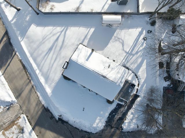 9 Lancelot Drive, Hooksett, NH 03106