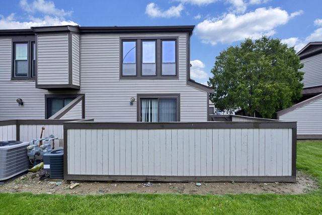 5261 Deignese Place, 17A, Columbus, OH 43228