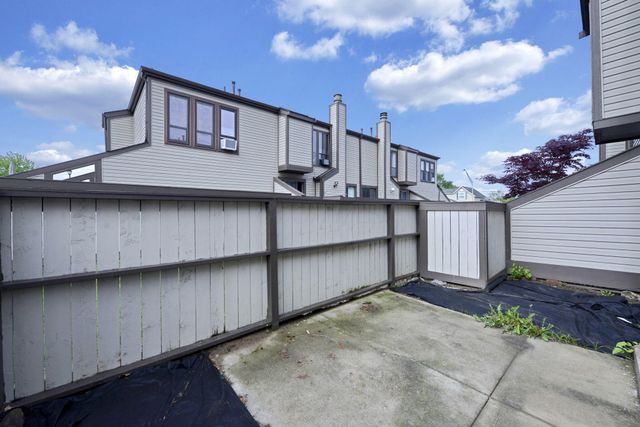 5261 Deignese Place, 17A, Columbus, OH 43228