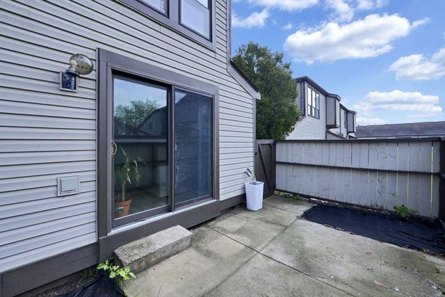 5261 Deignese Place, 17A, Columbus, OH 43228