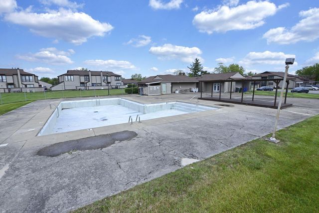 5261 Deignese Place, 17A, Columbus, OH 43228