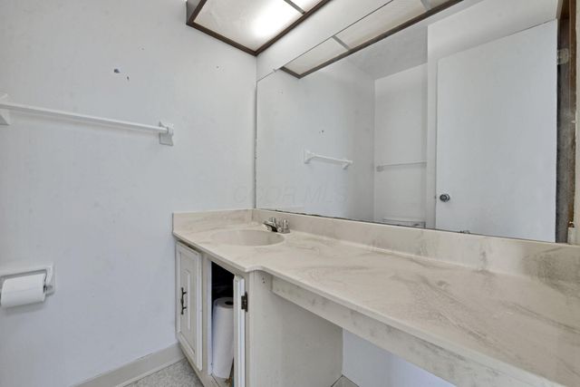 5261 Deignese Place, 17A, Columbus, OH 43228