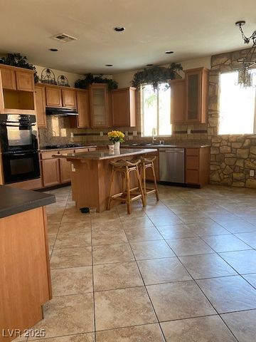 11472 Storici Street, Las Vegas, NV 89141