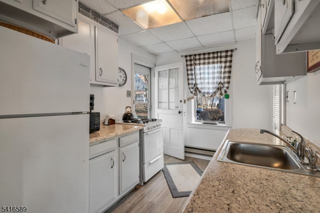 6 Lakeview Ave, Mount Olive Twp., NJ 07828