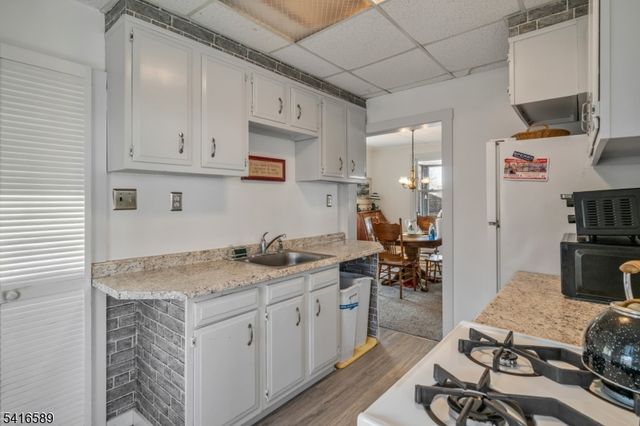 6 Lakeview Ave, Mount Olive Twp., NJ 07828