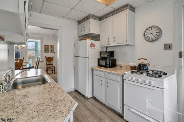 6 Lakeview Ave, Mount Olive Twp., NJ 07828