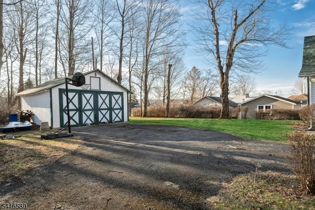 6 Lakeview Ave, Mount Olive Twp., NJ 07828