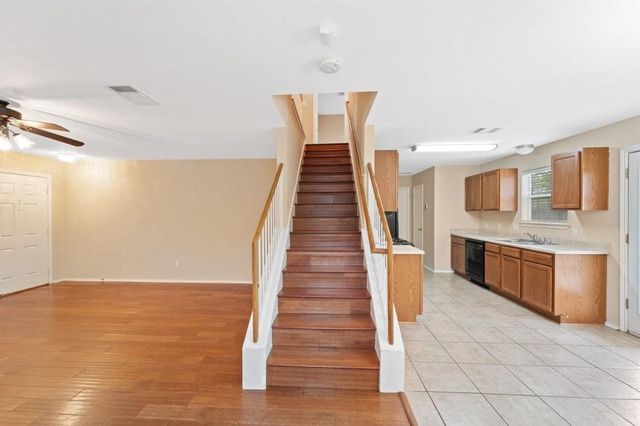 909 Remington DR, Leander, TX 78641