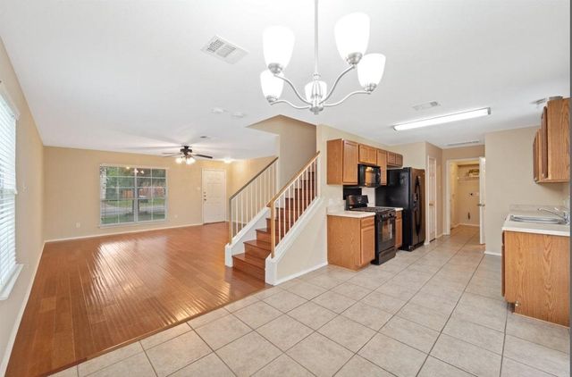 909 Remington DR, Leander, TX 78641