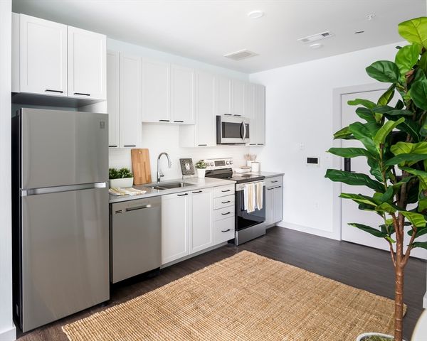 85 Plymouth St 202, Bridgewater, MA 02324