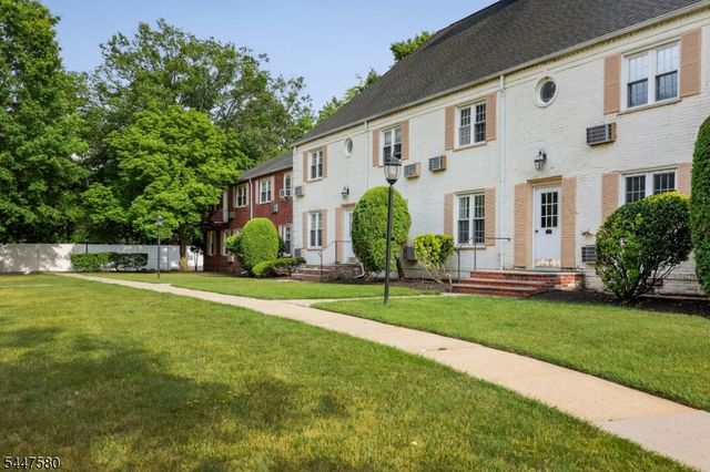 46 F Parkway Village, Cranford Twp., NJ 07016
