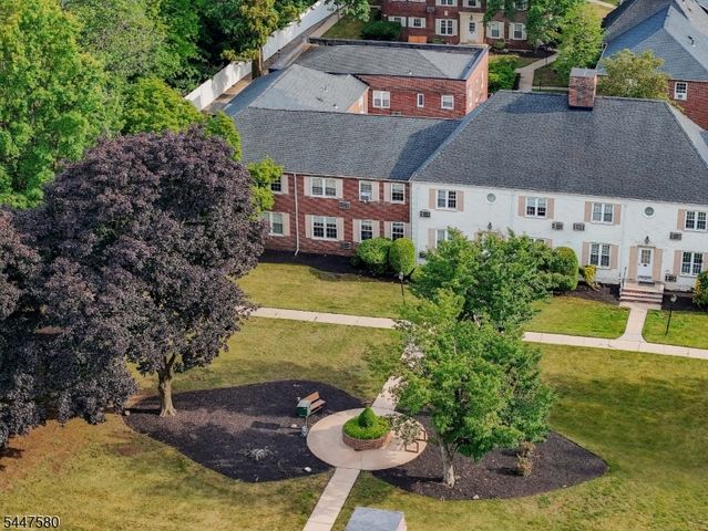 46 F Parkway Village, Cranford Twp., NJ 07016